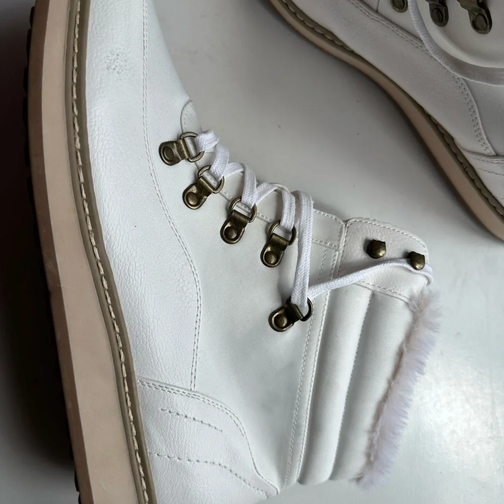White Winter Boots by White Mountain size 11 NEW